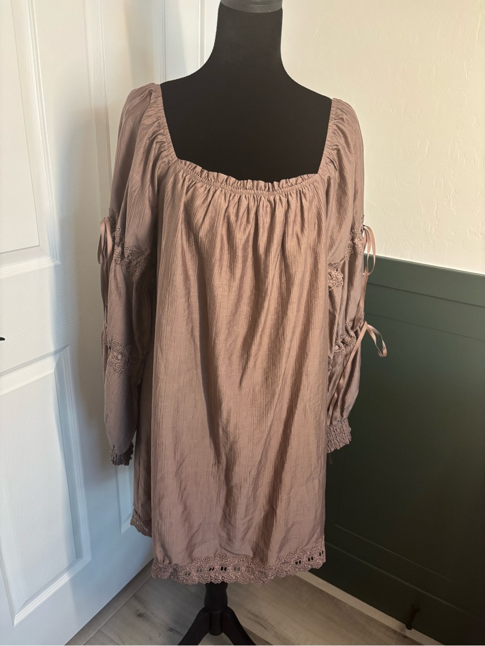 Baevely Dusty Mauve Off Shoulder Lace Trim Boho Tunic Dress Small NWT